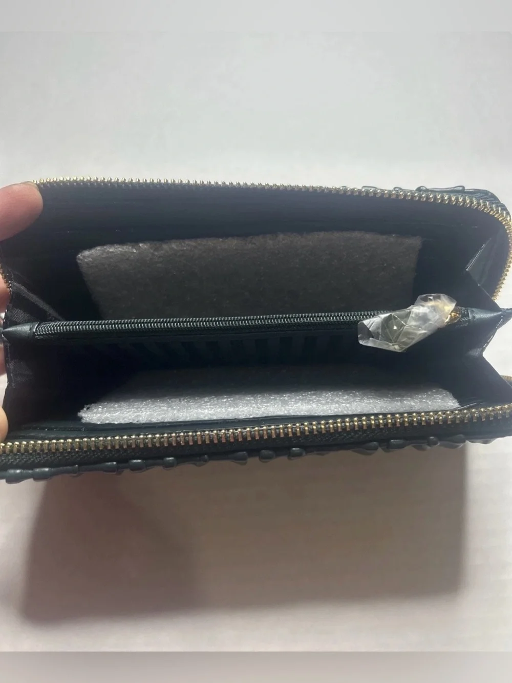 VICTORIAS SECRET STUDDED V QUILT CREDIT CARD HOLDER WALLET GREEN 8" x 4" - Picture 5 of 6